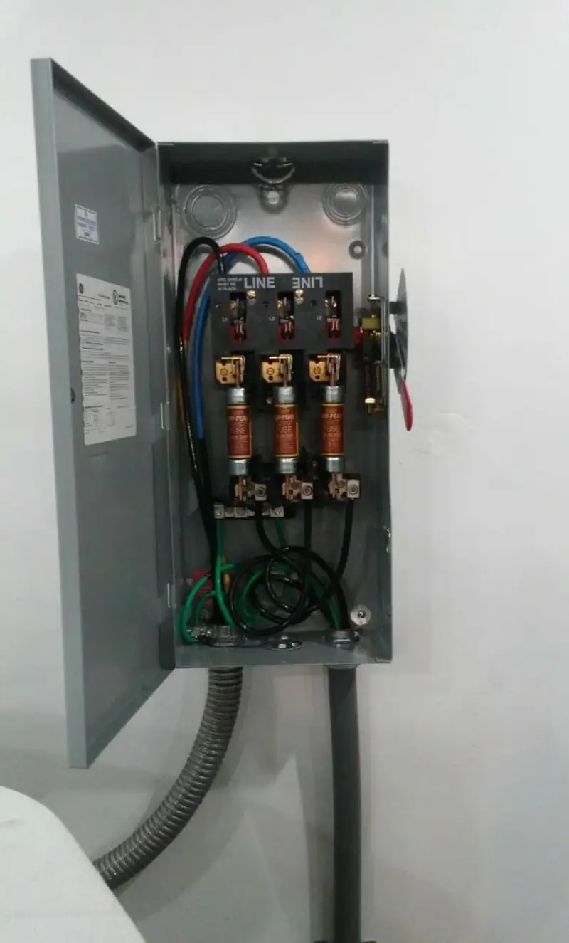 Three-phase disconnect switch installed for Electrical Wiring & Rewiring in Claiborne
